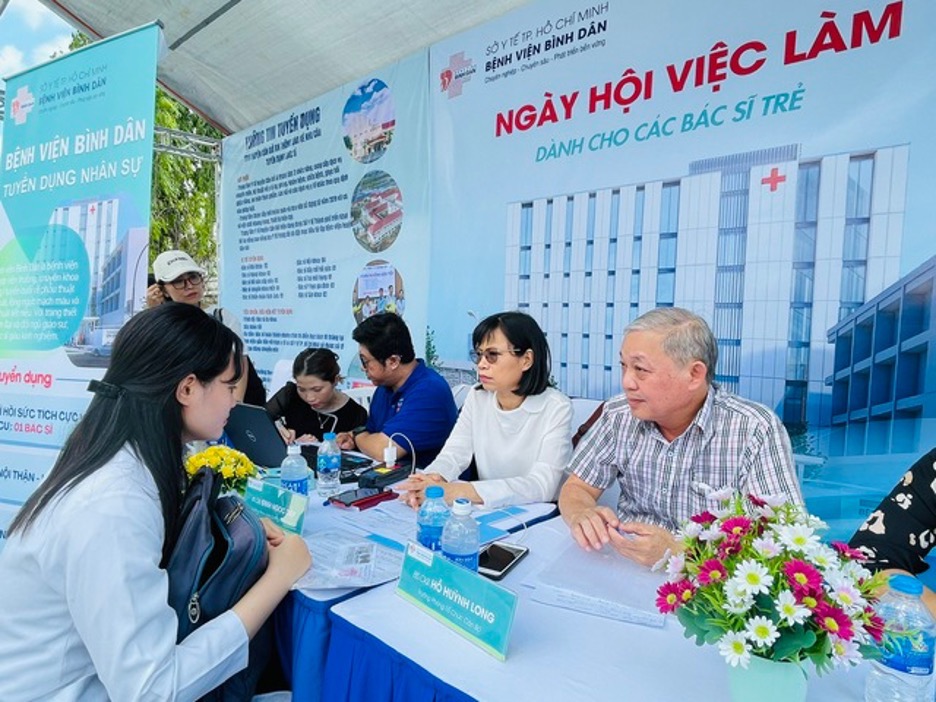 Cơ hội cho bác sĩ trẻ cả nước làm việc tại bệnh viện hàng đầu ở TP.HCM